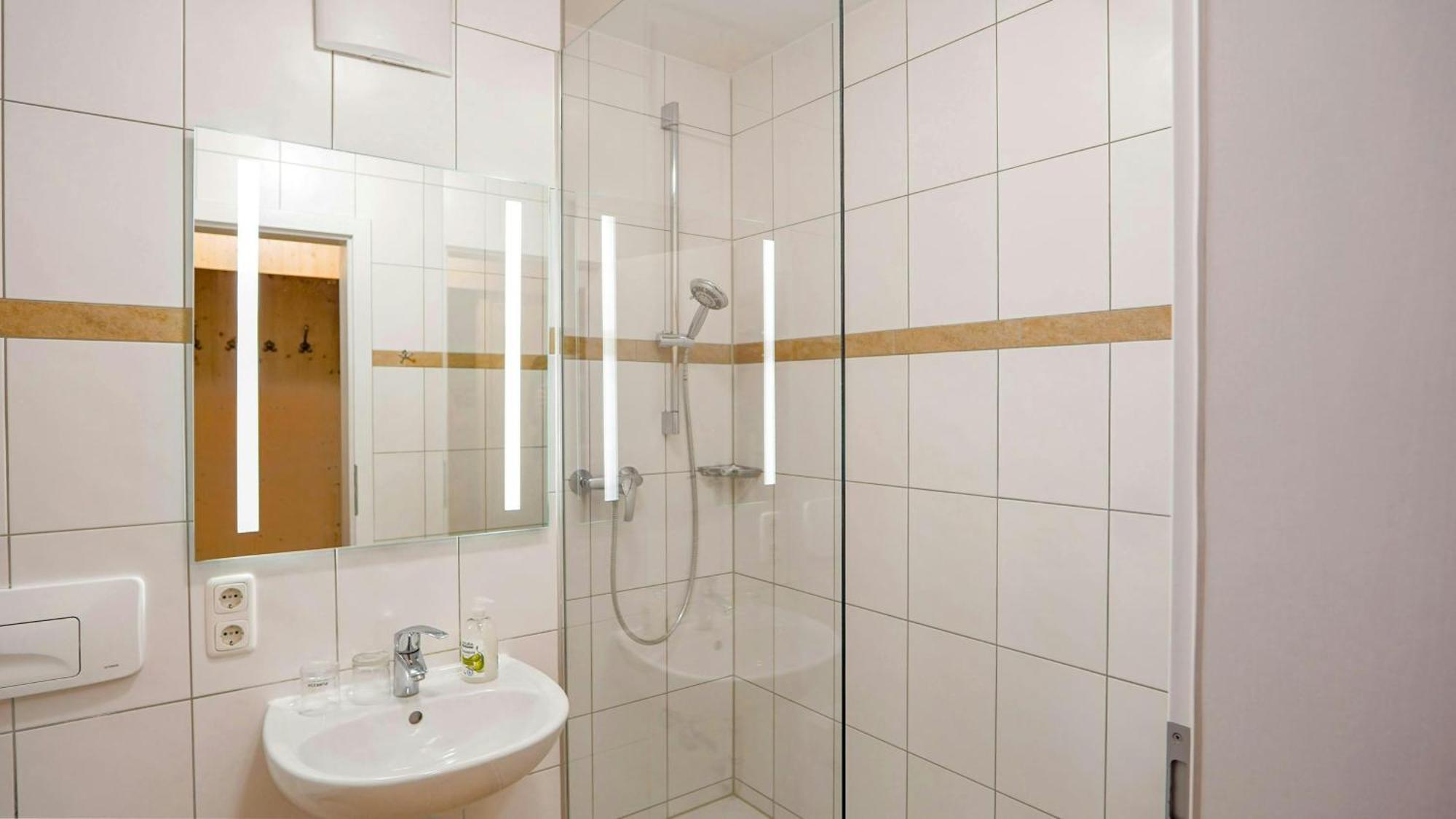 Landgasthof Zum Papyrer - Erholung Im Urlaubsgebiet Lenggries Extérieur photo